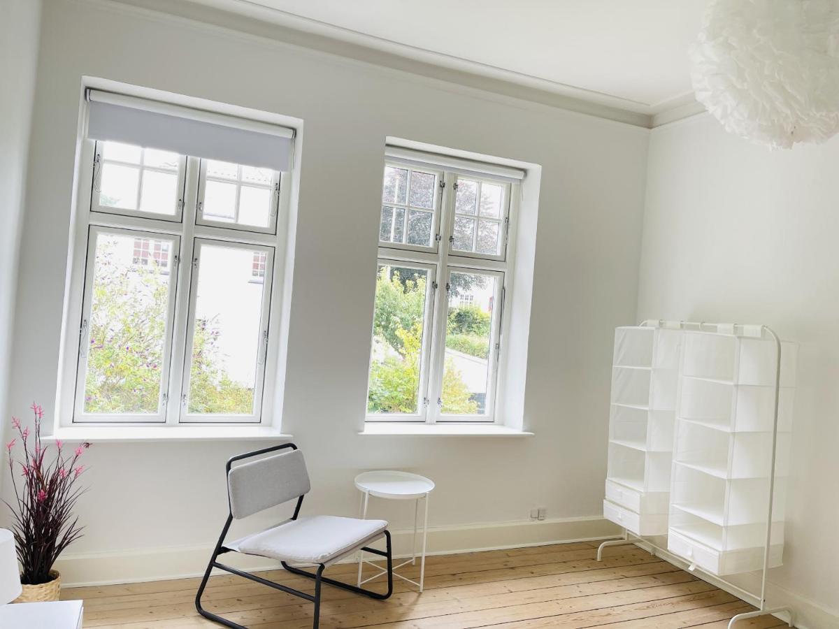 Aday - City Central Mansion - 1 Bedroom Apartment With Garden Aalborg Ngoại thất bức ảnh