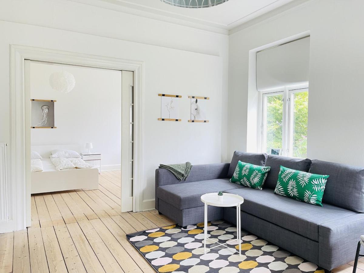 Aday - City Central Mansion - 1 Bedroom Apartment With Garden Aalborg Ngoại thất bức ảnh
