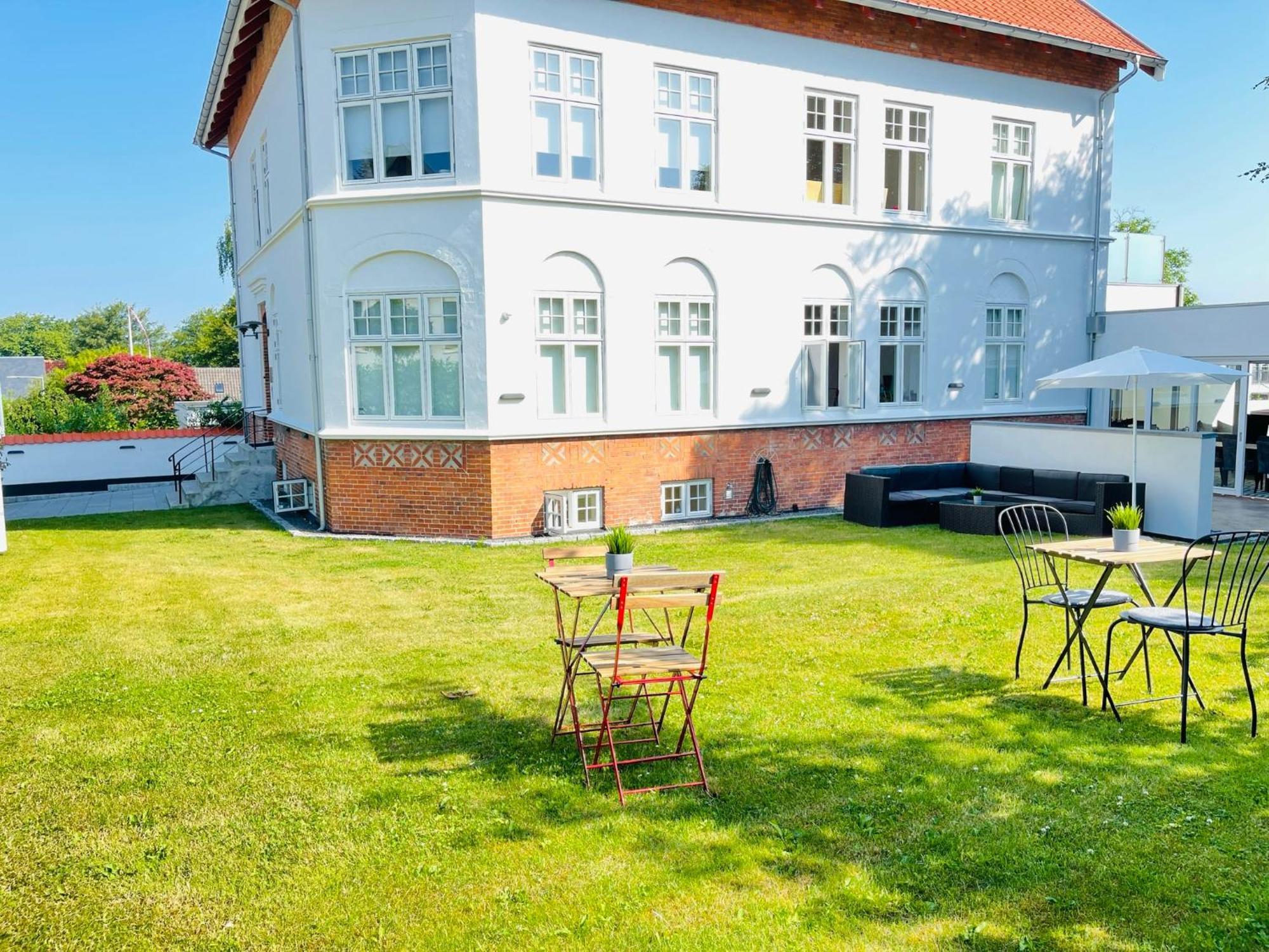 Aday - City Central Mansion - 1 Bedroom Apartment With Garden Aalborg Ngoại thất bức ảnh